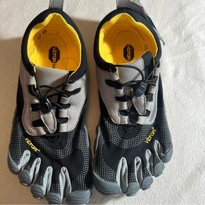 Vibram Black and Gray Women's Sneakers
